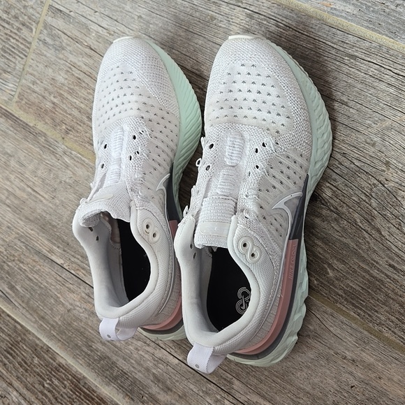 Nike React Infinity Flyknit - Picture 2 of 9